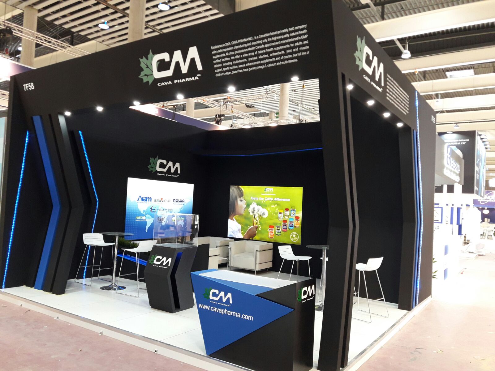 Stand de Cava Pharma diseñado por Unical Graphic para feria farmacéutica internacional